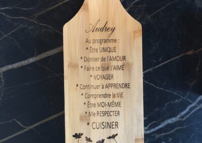 Planche à pain en bambou personnalisé Audrey pour la décoration de cuisine