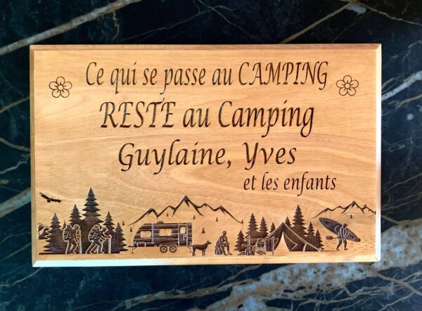Parfait pour les amateurs de camping, affiche pour personnaliser le terrain de camping